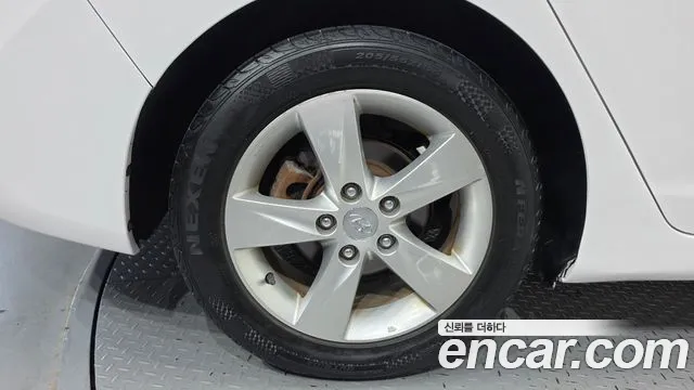 Hyundai Avante 2013 thumb 5