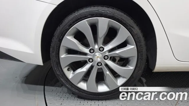 ChevroletGMDaewoo Malibu 2018 thumb 5
