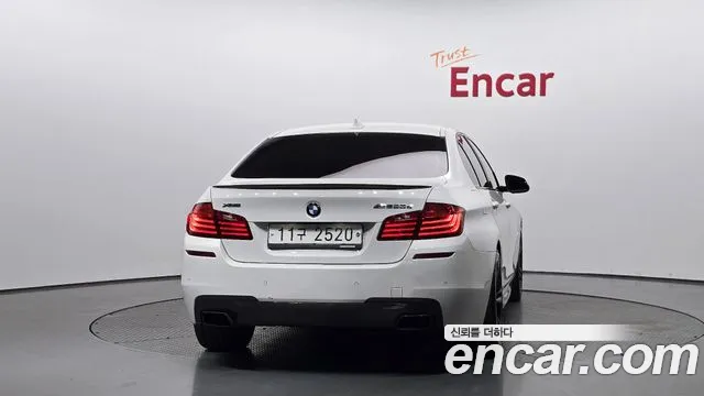 BMW 5-Series 2015 thumb 4