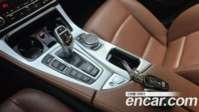 BMW 5-Series 2015 thumb 9