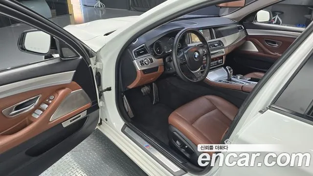 BMW 5-Series 2015 thumb 10