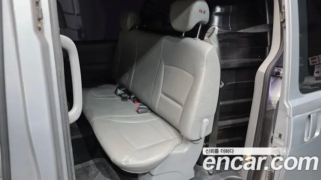 Hyundai Starex 2016 thumb 11