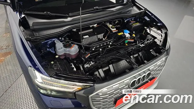 Audi Q4 e-tron 2025 thumb 5