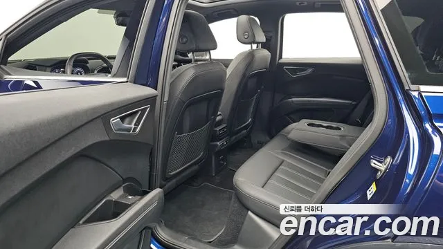 Audi Q4 e-tron 2025 thumb 11