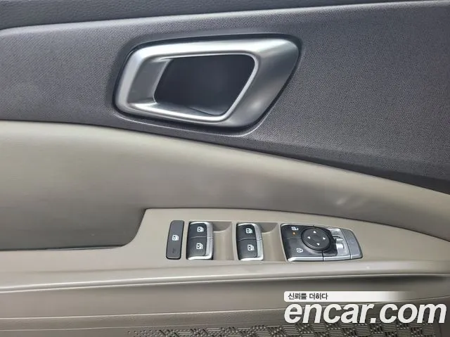 Kia Carnival 2024 thumb 4
