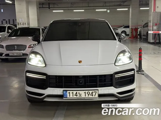 Porsche Cayenne 2022 thumb 2