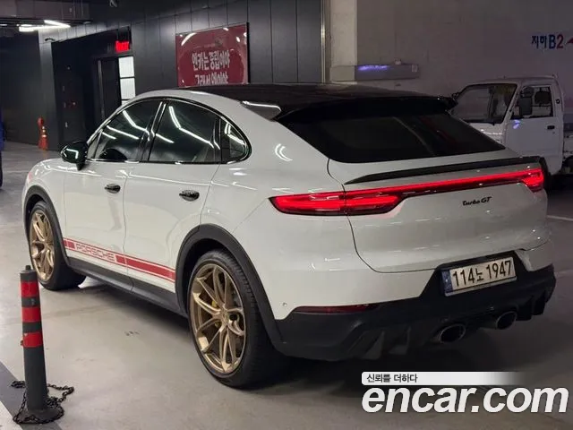 Porsche Cayenne 2022 thumb 3