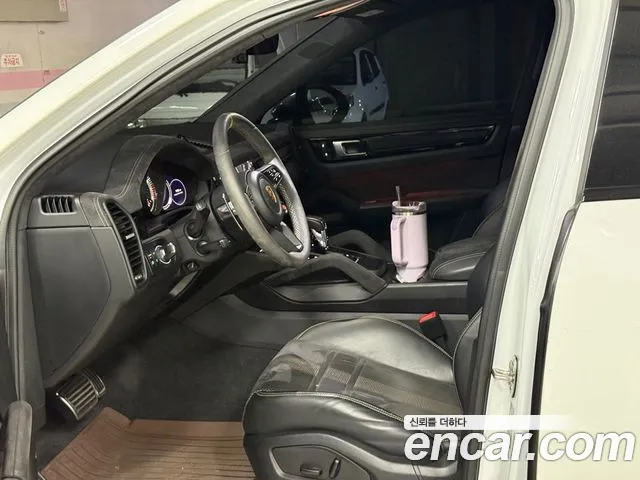 Porsche Cayenne 2022 thumb 5