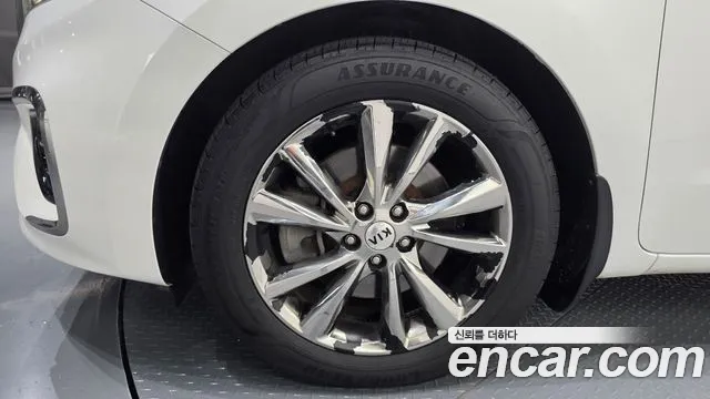 Kia Carnival 2018 thumb 4