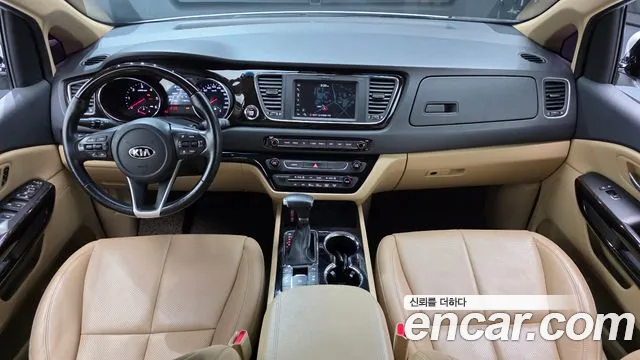 Kia Carnival 2018 thumb 6