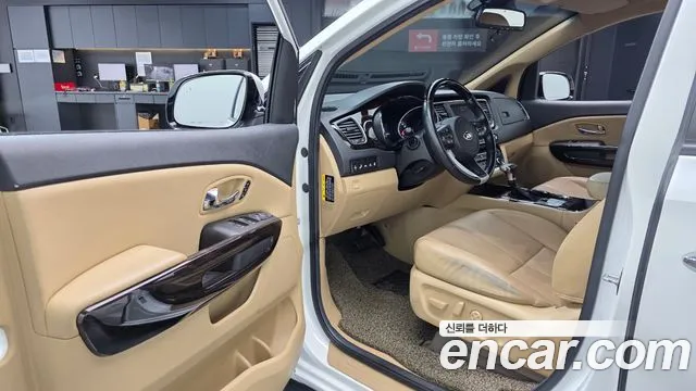 Kia Carnival 2018 thumb 9