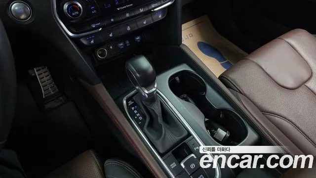 Hyundai Santa Fe 2019 thumb 9