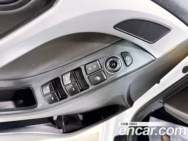 Hyundai Avante 2015 thumb 9