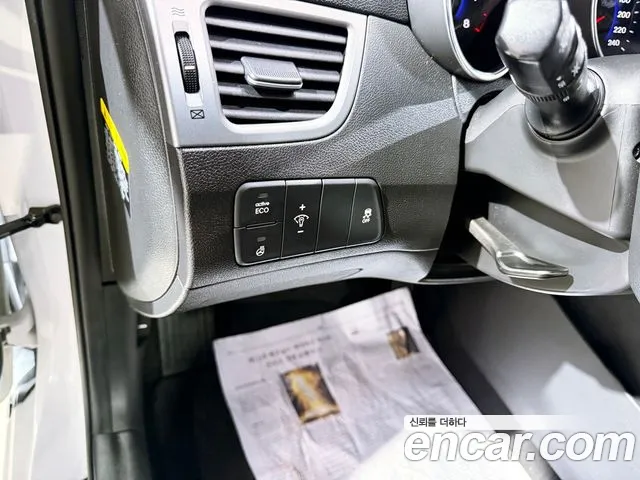 Hyundai Avante 2015 thumb 10