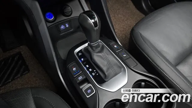 Hyundai Santa Fe 2018 thumb 9