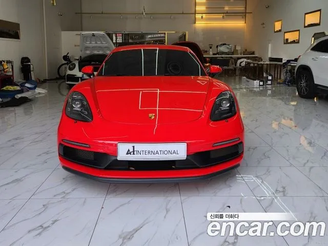 Porsche Cayman 2018 thumb 2