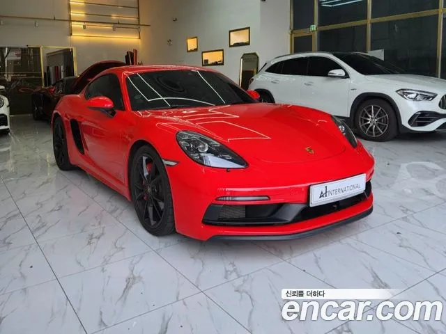 Porsche Cayman 2018 thumb 3