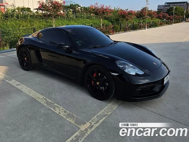 Porsche Cayman 2018 thumb 5