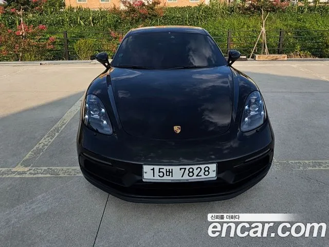 Porsche Cayman 2018 thumb 6