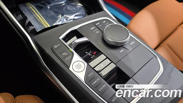 BMW 3-Series 2024 thumb 9