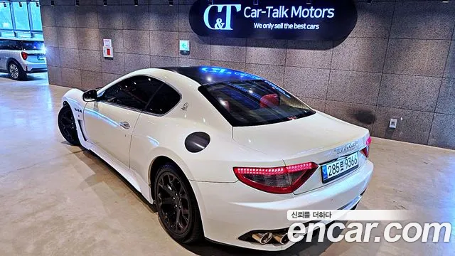 Maserati GranTurismo 2009 thumb 3