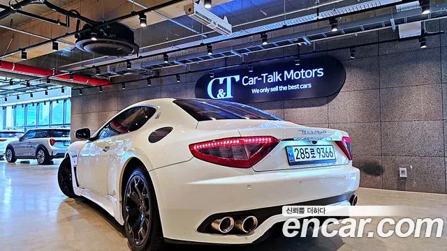 Maserati GranTurismo 2009 thumb 4