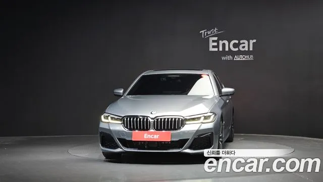 BMW 5-Series 2023 thumb 3