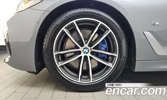 BMW 5-Series 2023 thumb 5