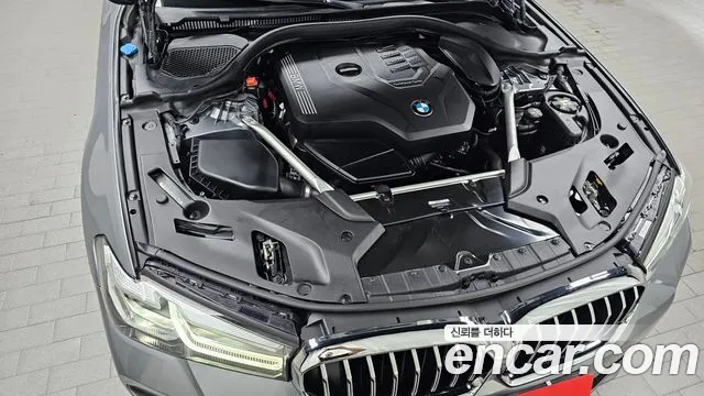 BMW 5-Series 2023 thumb 6