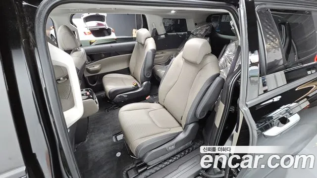 Kia Carnival 2024 thumb 11