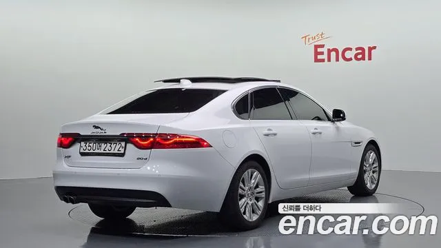 Jaguar XF 2020 thumb 2