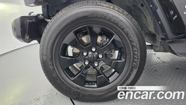 Jeep Wrangler 2023 thumb 5