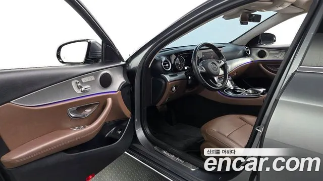 Mercedes-Benz E-Класс 2016 thumb 10