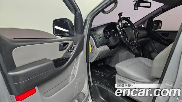 Hyundai Starex 2017 thumb 10