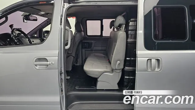 Hyundai Starex 2017 thumb 11
