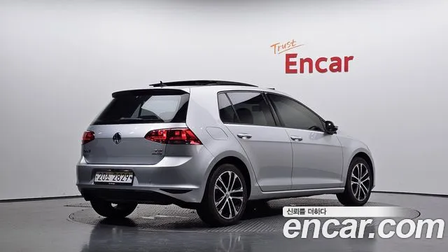 Volkswagen Golf Sportsvan 2014 thumb 2
