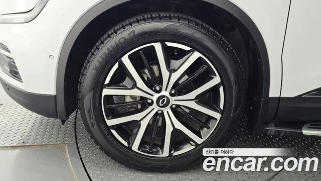 Renault-KoreaSamsung Koleos 2020 thumb 5