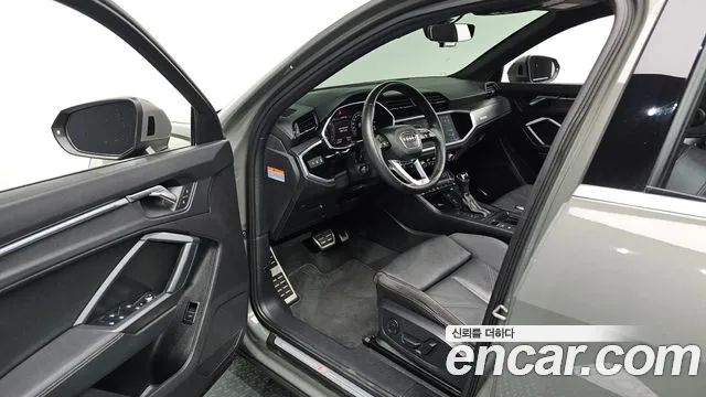 Audi Q3 2020 thumb 9