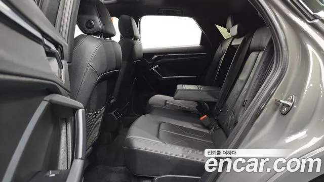 Audi Q3 2020 thumb 10