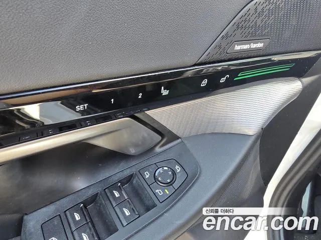 BMW 5-Series 2024 thumb 12