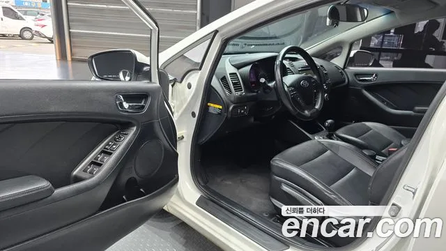 Kia K3 2015 thumb 10