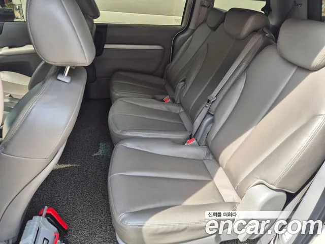 Kia Carnival 2013 thumb 9