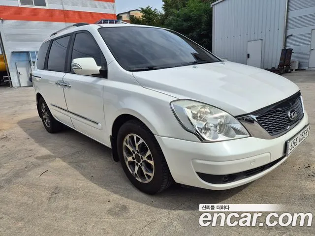 Kia Carnival 2013 thumb 12