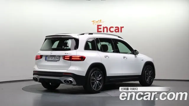 Mercedes-Benz GLB 2025 thumb 2