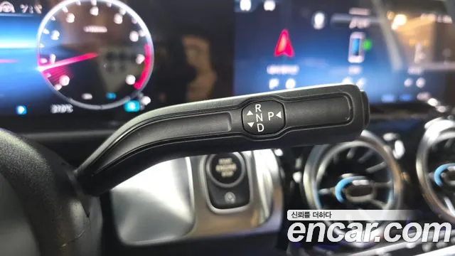 Mercedes-Benz GLB 2025 thumb 9