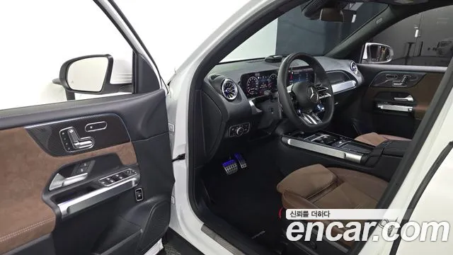 Mercedes-Benz GLB 2025 thumb 10