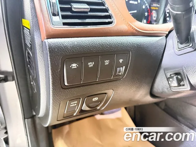 Hyundai Genesis 2009 thumb 8