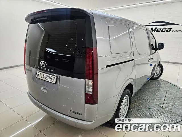 Hyundai Staria 2022 thumb 4