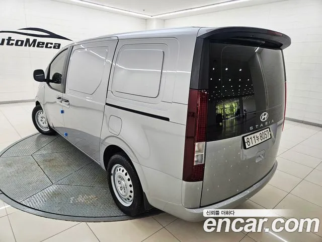 Hyundai Staria 2022 thumb 5