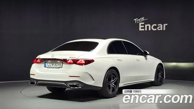 Mercedes-Benz E-Класс 2025 thumb 2